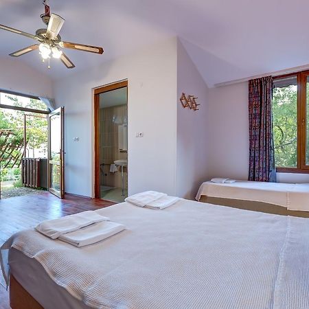 Assos Terrace Hotel Екстер'єр фото